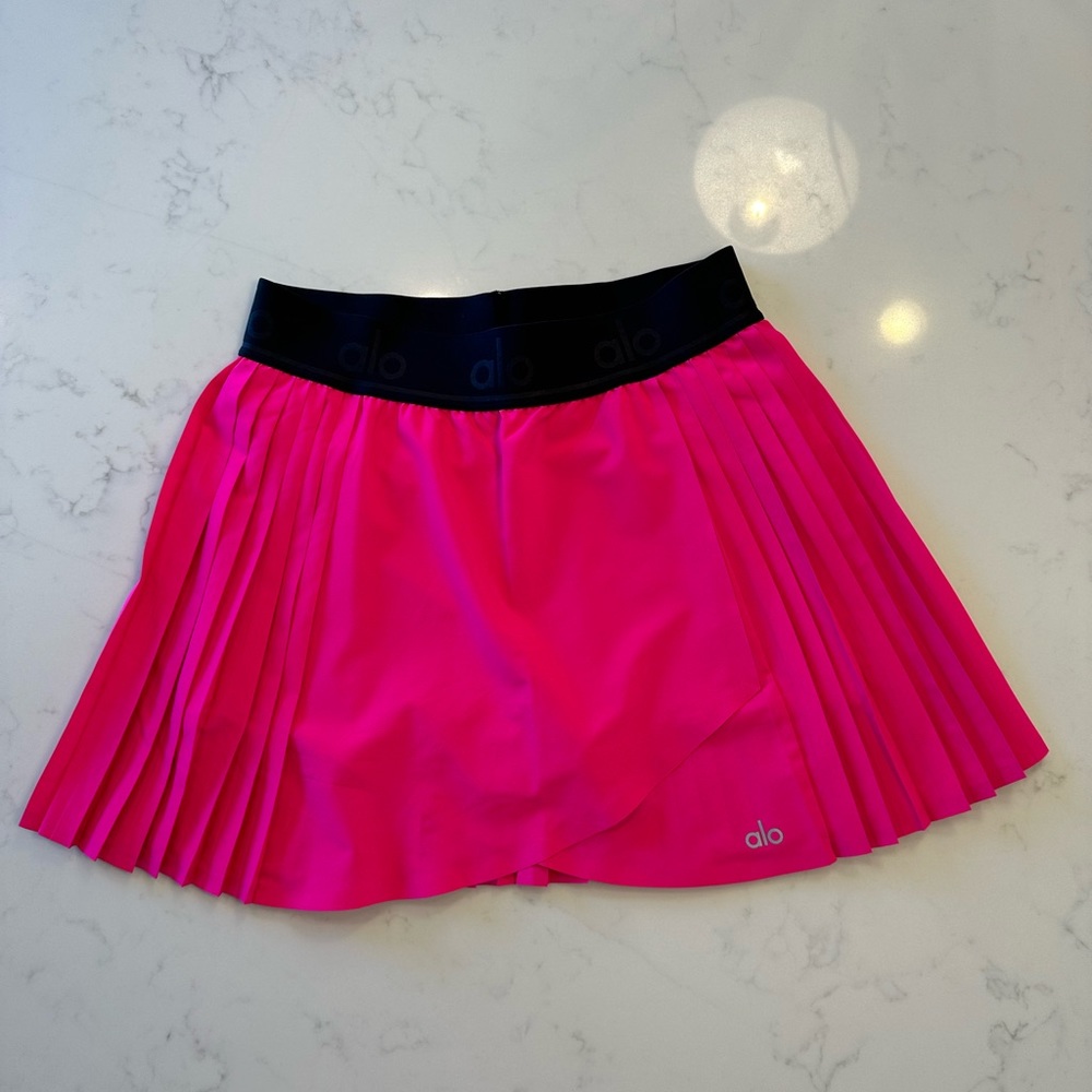 ALO Yoga Hot Pink Pleated Mini Skirt with Black Waistband